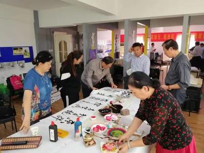 河北保定:蓮池區老干部局開展“迎國慶”書畫進社區活動